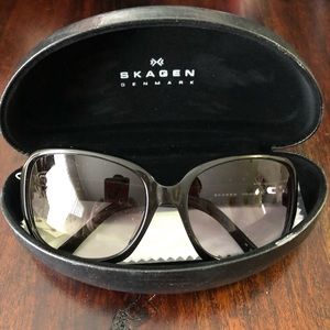 Skagen sunglasses with case